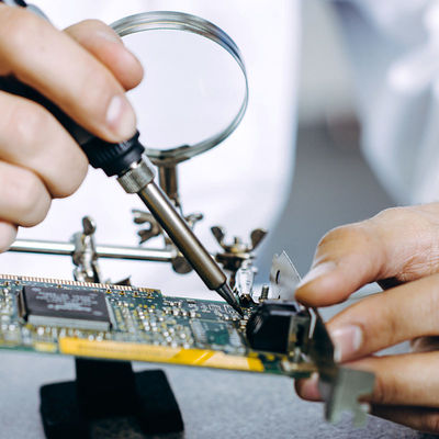 Продукты испытывая лаборатории бытовой техники завивая утюга для обслуживания удостоверения подлинности третьей стороны электронных блоков