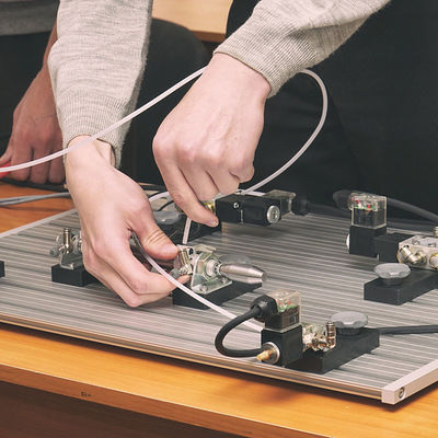 Iec аккредитировал обслуживание удостоверения подлинности третьей стороны промышленного машинного оборудования жатки лаборатории аттестации CE